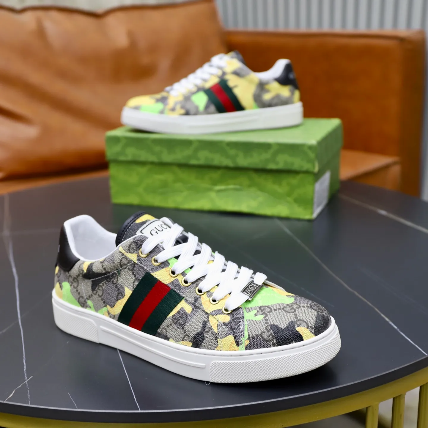 Ex-factory price: 420💰🙅‍♂️🙅‍♂️🙅‍♂️ Brand: Gucci GUCCi Standard code: 38-44 (45 customized) Grade: Same as the official website Material: Original leather splicing, comfortable and breathable sheepskin lining, original wear-resistant outsole Style category: Men's fashionable casual shoes, running, sports shoes, noble luxury brand elements, top luxury Color: actual picture color